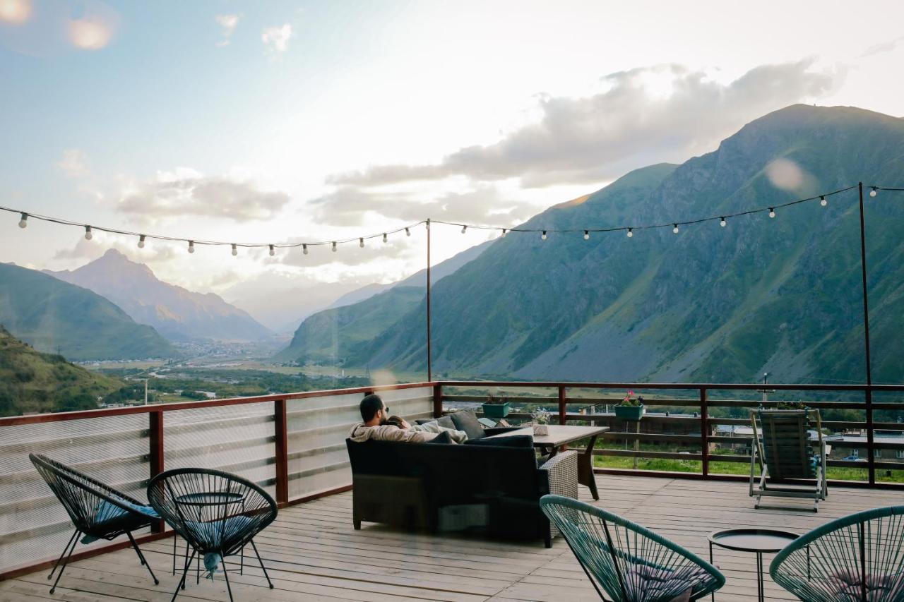 Alpenhaus Kazbegi Hotel & Restaurant Exterior photo