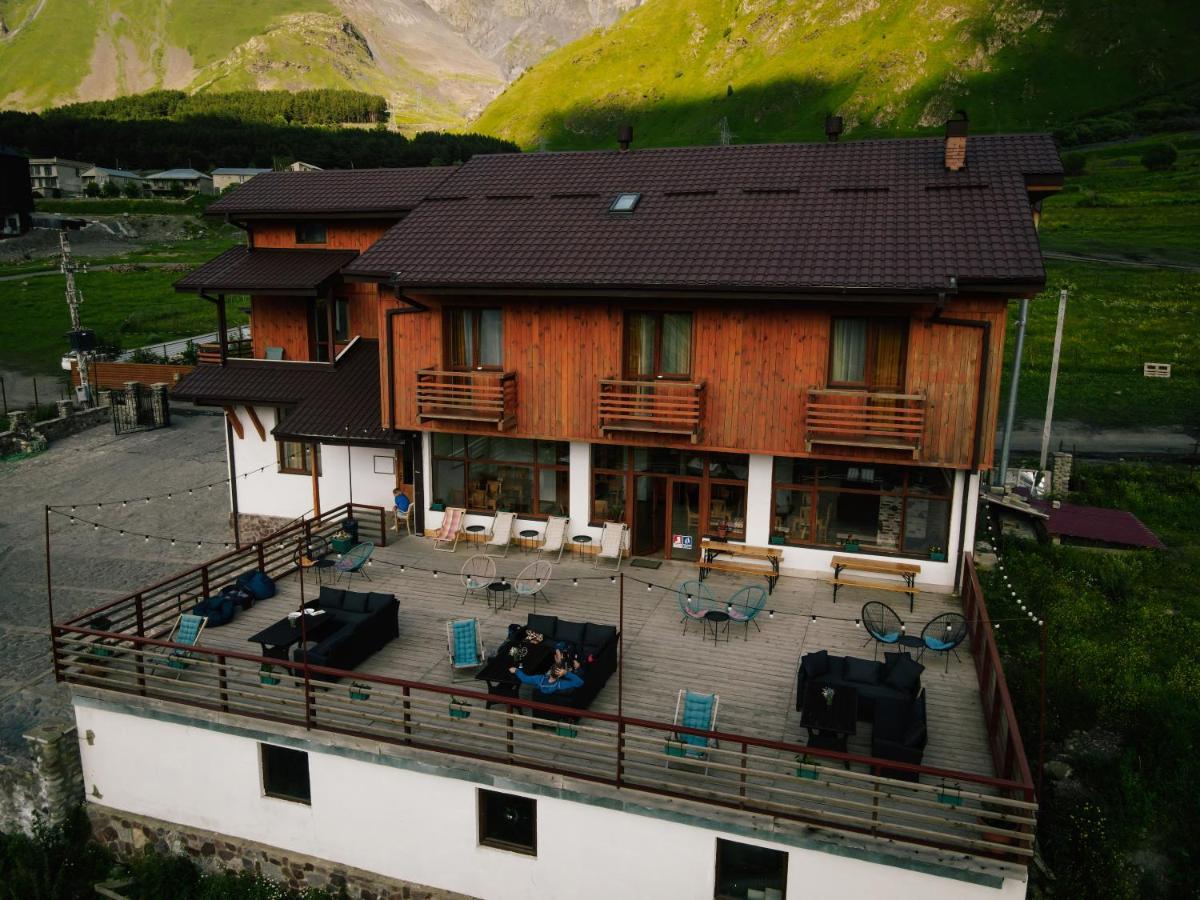 Alpenhaus Kazbegi Hotel & Restaurant Exterior photo