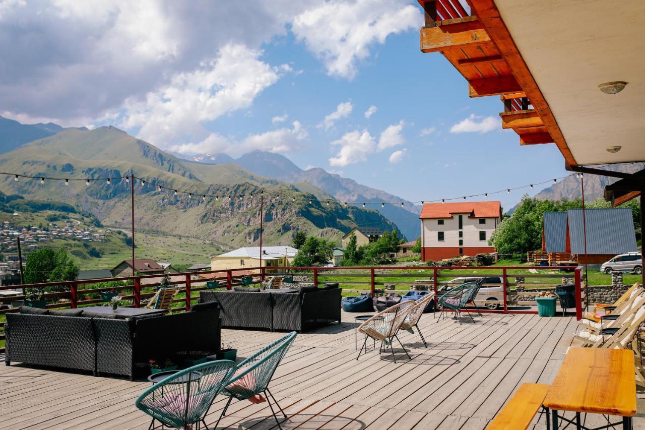 Alpenhaus Kazbegi Hotel & Restaurant Exterior photo