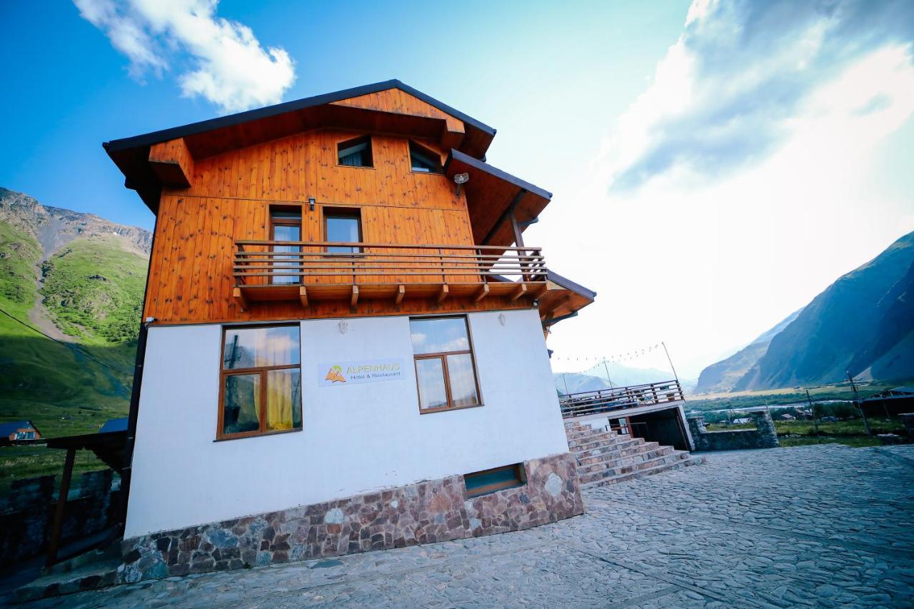 Alpenhaus Kazbegi Hotel & Restaurant Exterior photo